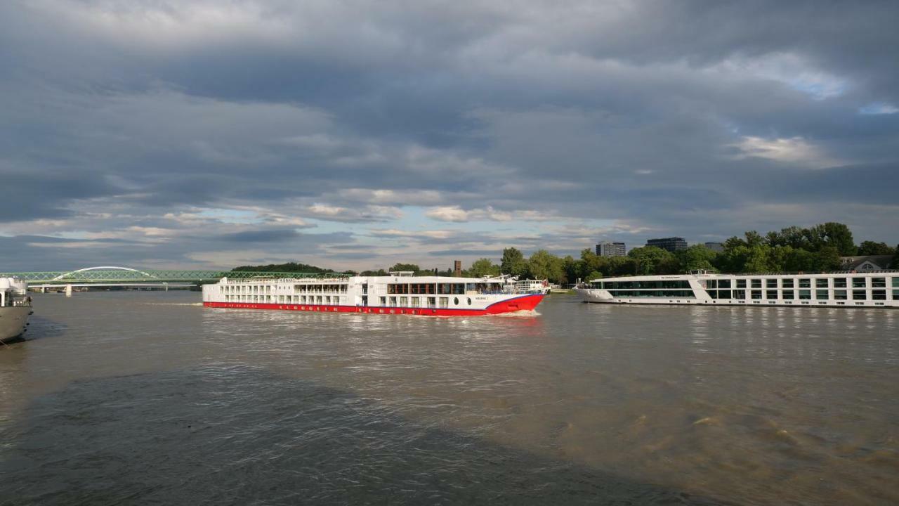 Botel Gracia Bratislava Bagian luar foto